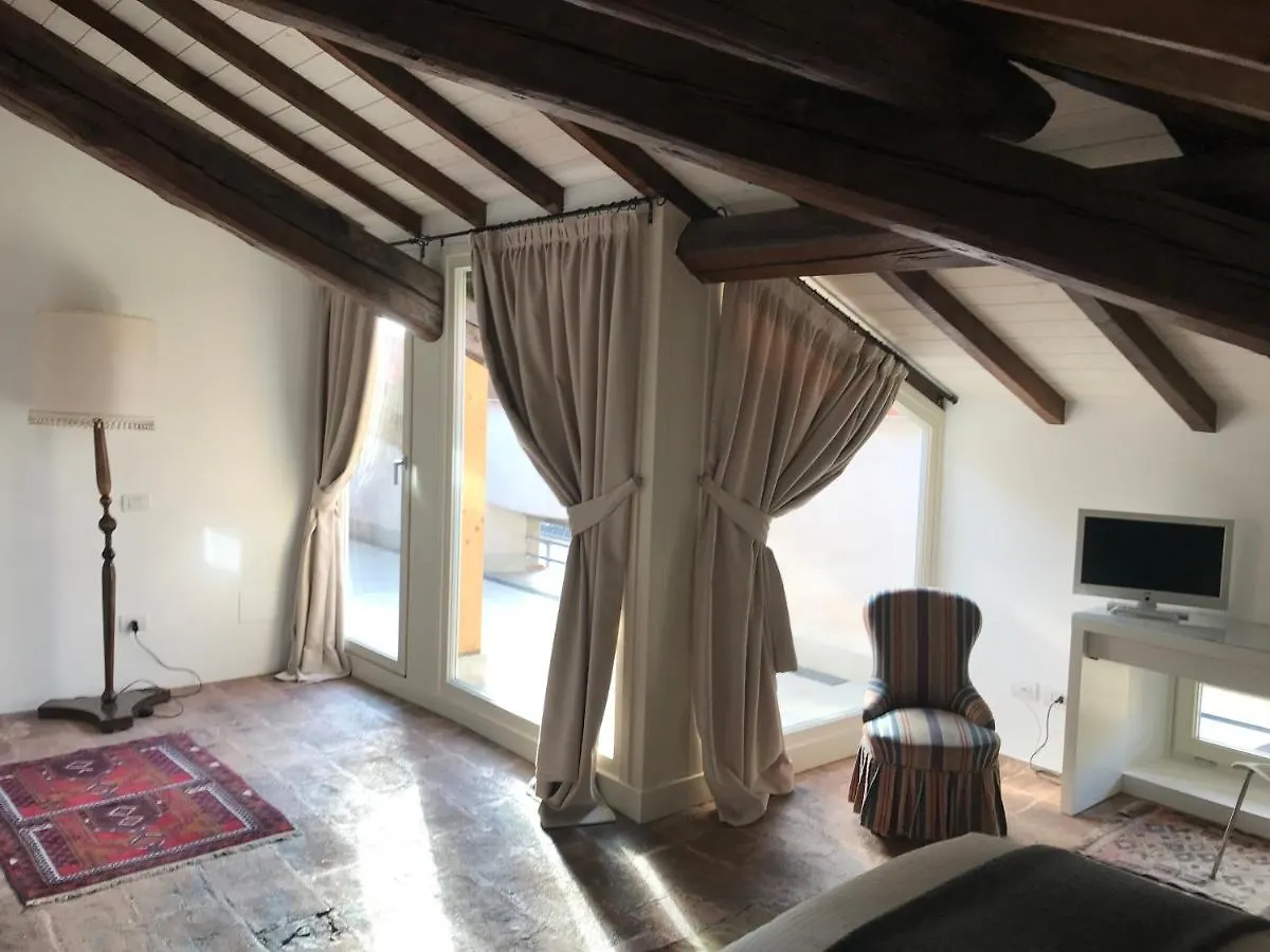 Al Sei Rooms Varese 0*,  Itálie
