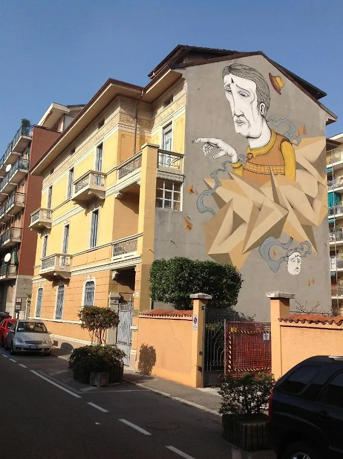 Al Sei Rooms Varese Bed & Breakfast