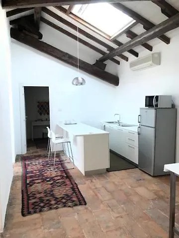 Al Sei Rooms Varese Bed & Breakfast